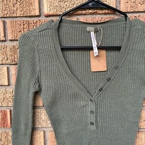 Aeropostale Sage V-Neck Ribbed Sweater